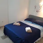 - One Bedroom Lejlighed *