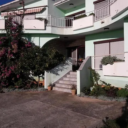 - One Bedroom Apartament Kožino