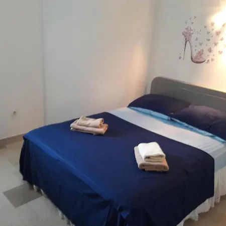 - One Bedroom דירה *