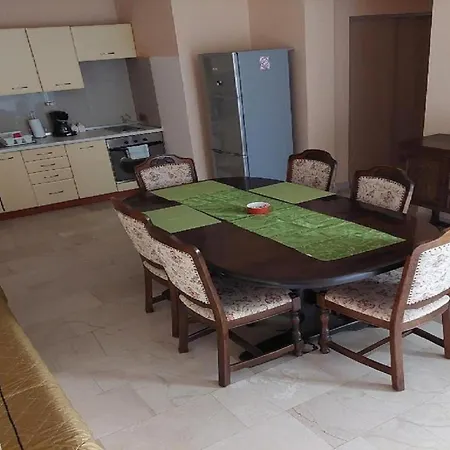 - One Bedroom Appartement